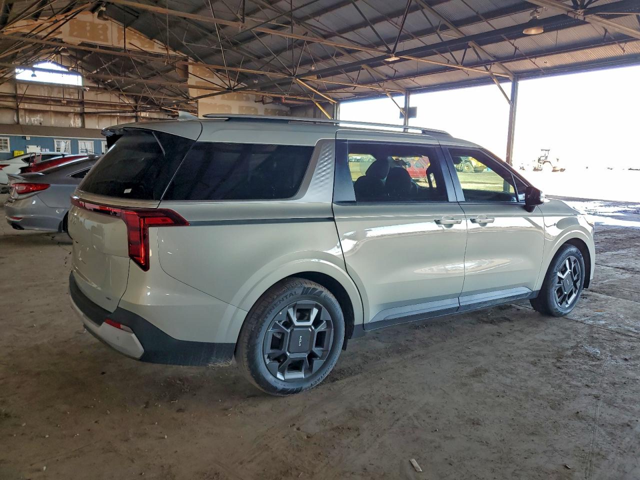 Kia Carnival Ex Image 11