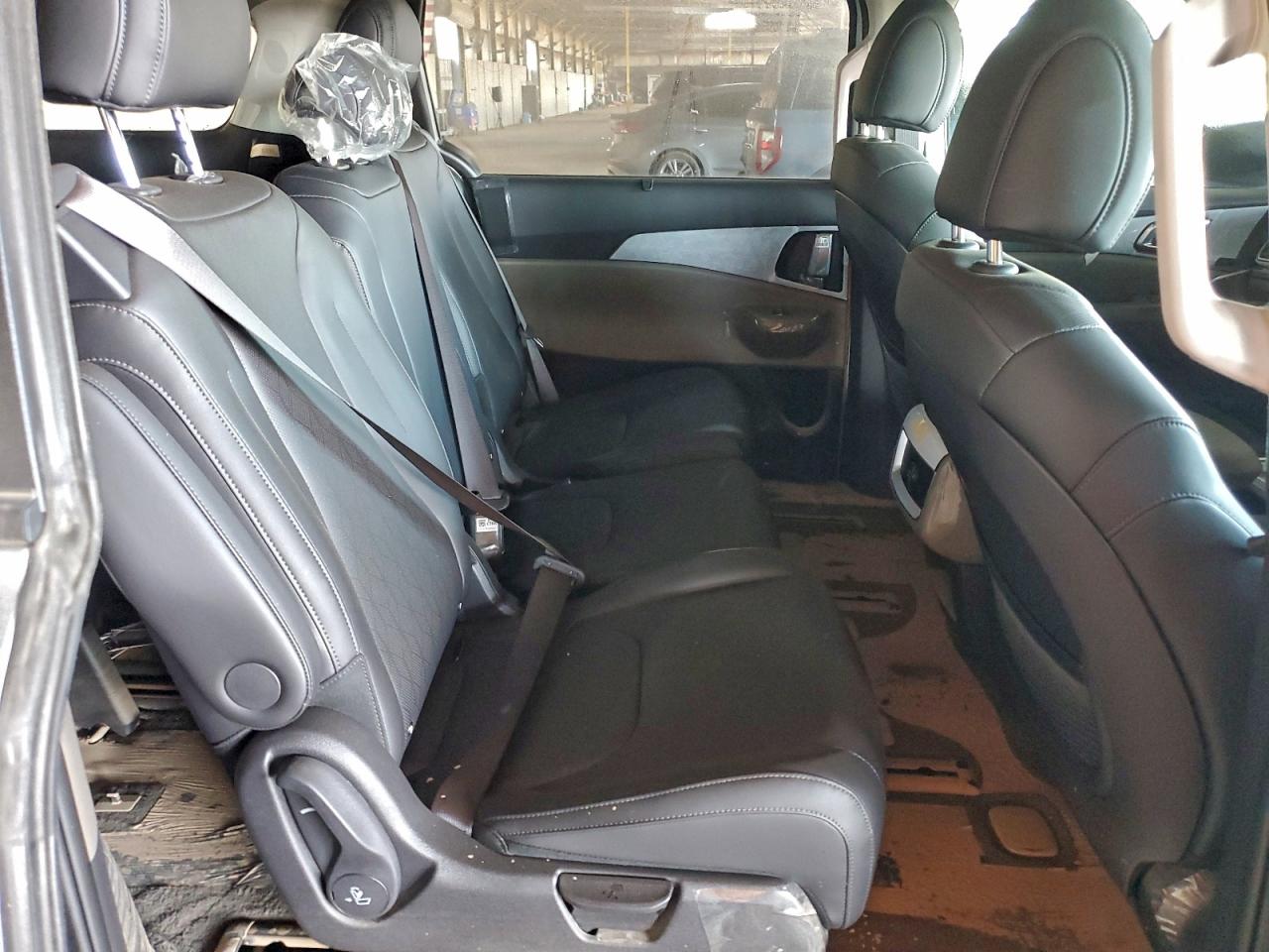 Kia Carnival Ex Image 9