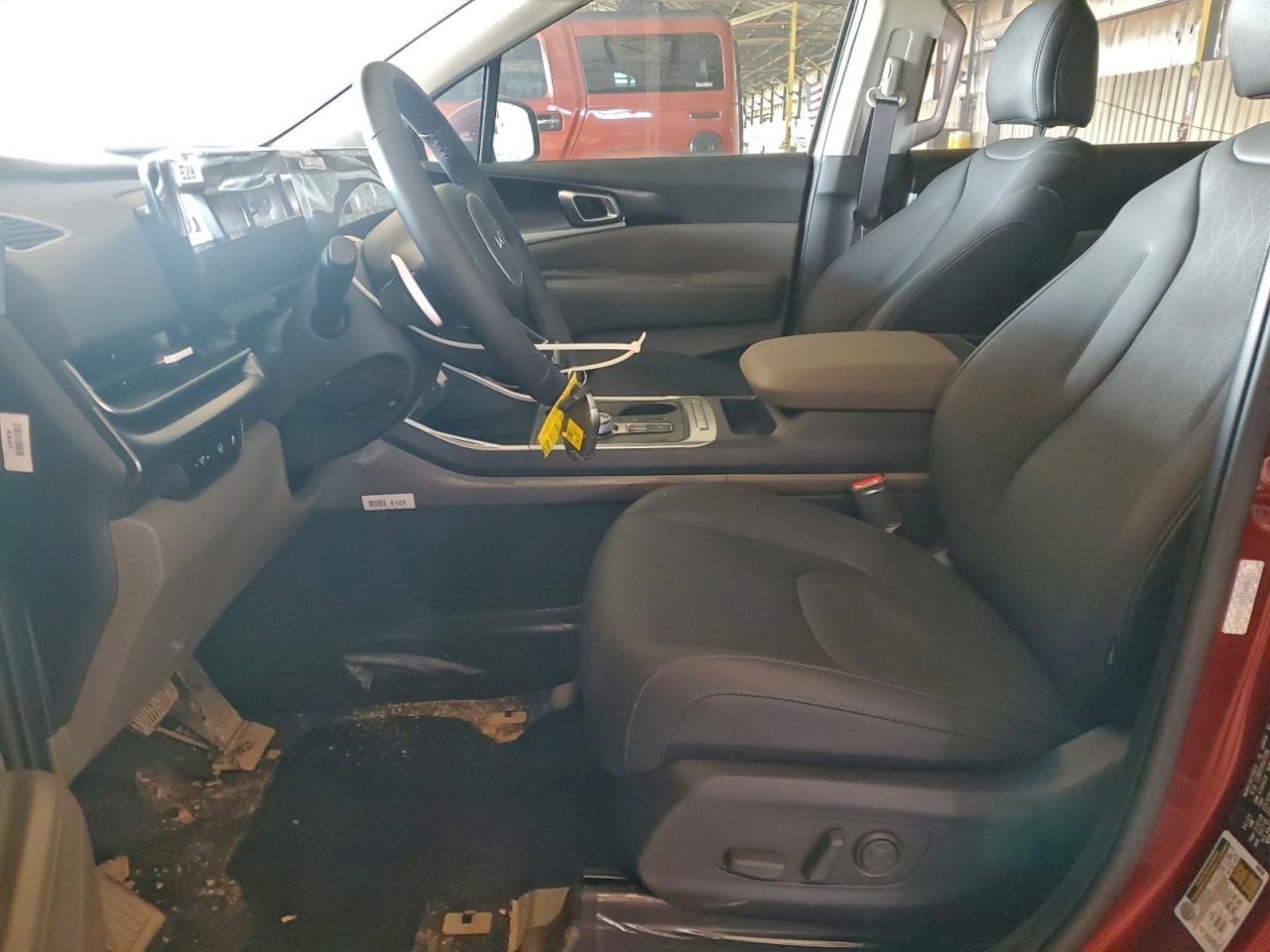 Kia Carnival Lxs Image 2