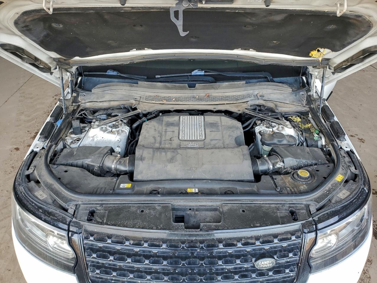 Land Rover Range Rover Supercharged Image 4