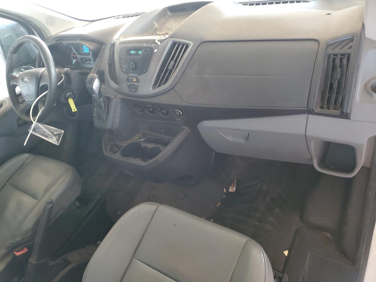 Ford Transit T-150 Image 4