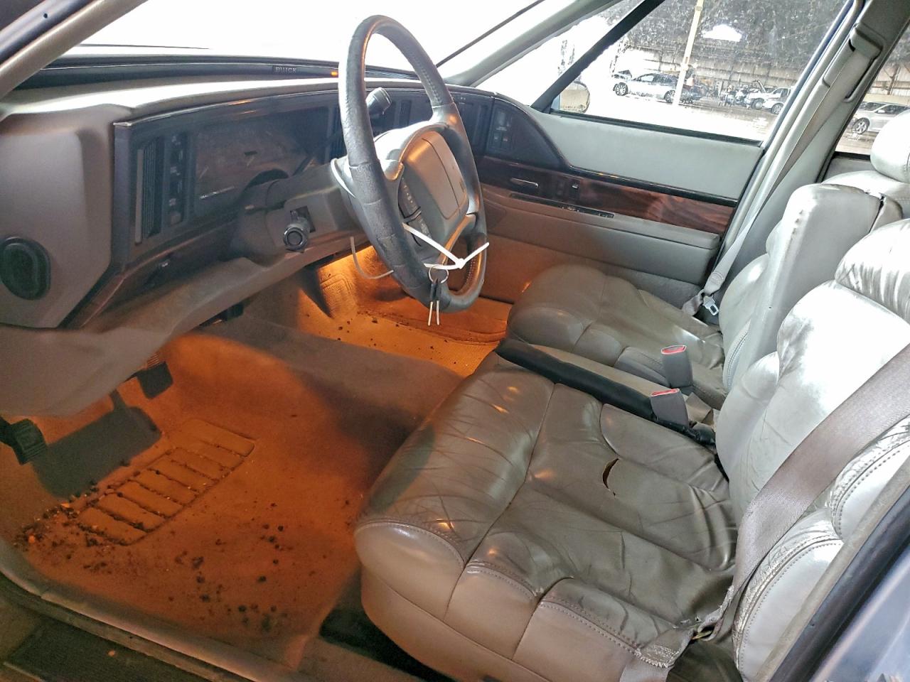 Buick LeSabre Limited Image 12