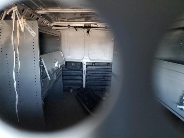 GMC Savana G2500 Image 7