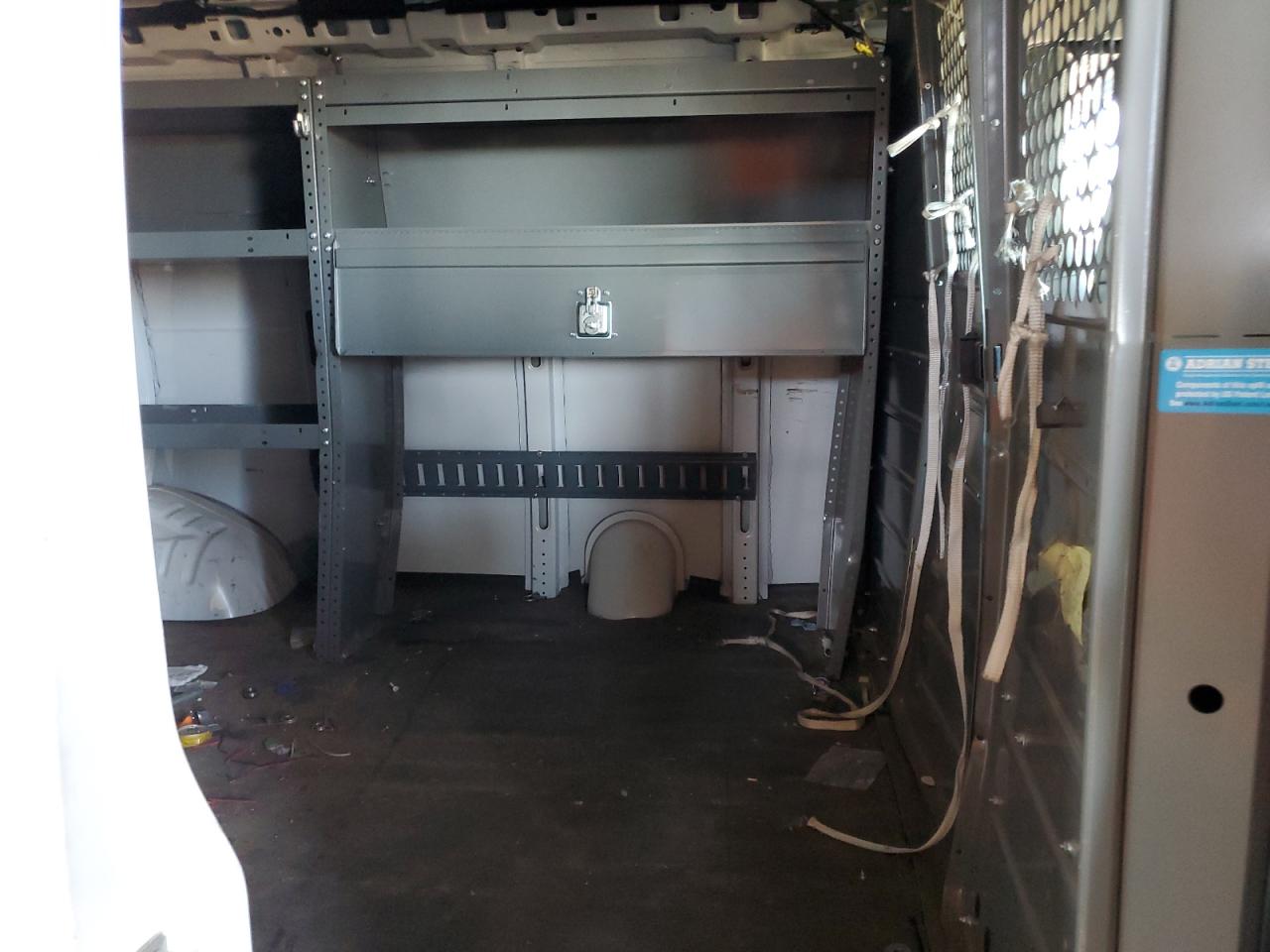 GMC Savana G2500 Image 4