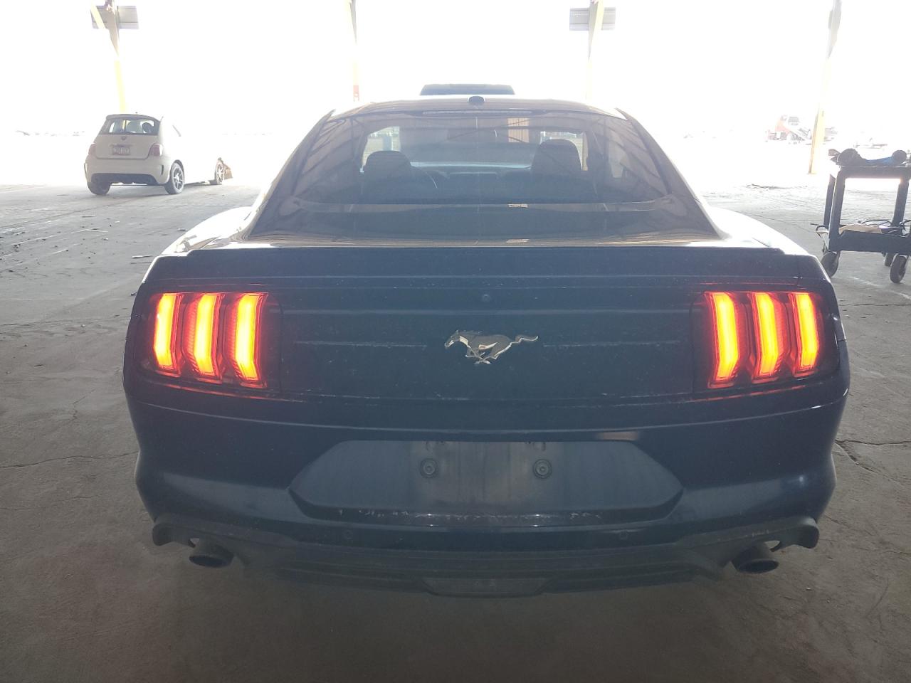 Ford Mustang Image 2