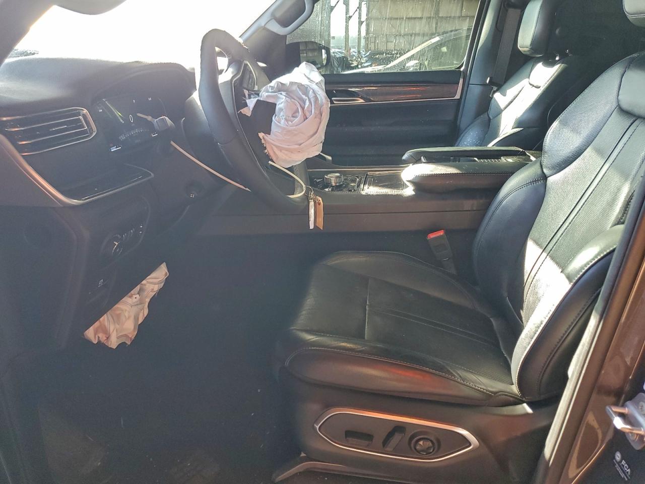 Jeep Wagoneer Series I Image 3