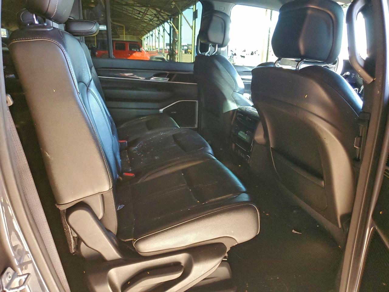 Jeep Wagoneer Series I Image 10