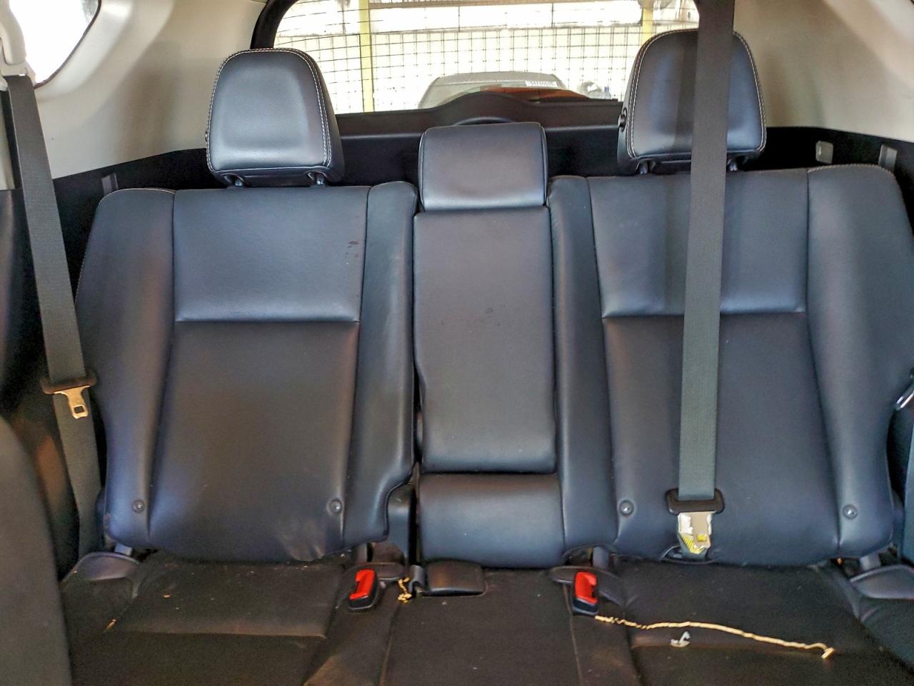 Toyota RAV4 Limited Image 3