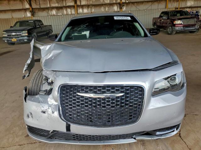 Chrysler 300 Touring Image 12