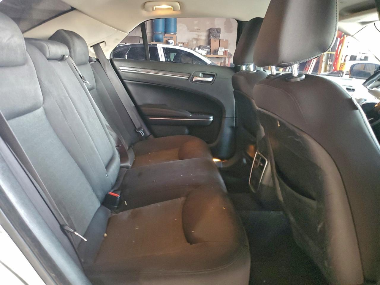 Chrysler 300 Touring Image 10