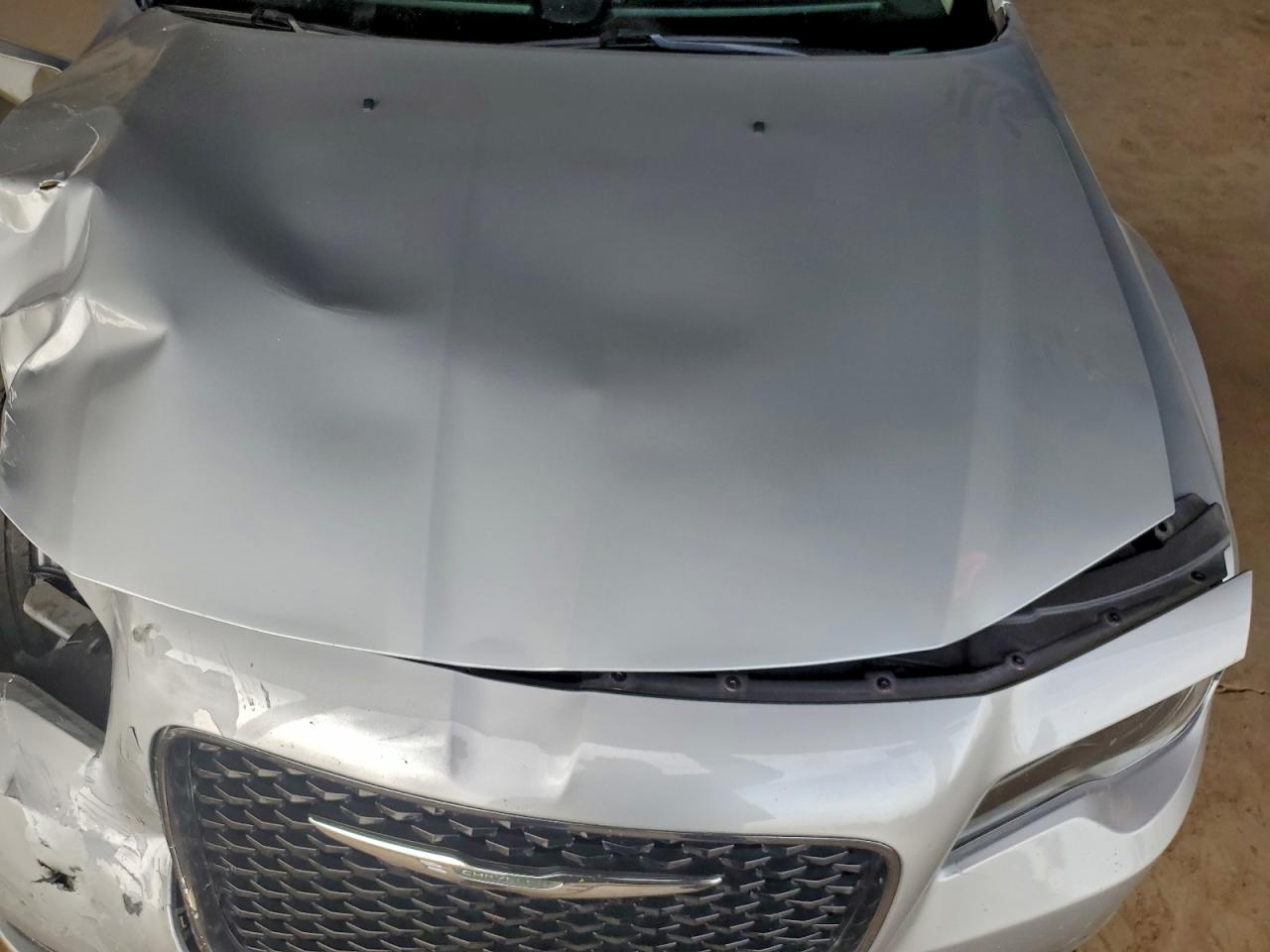 Chrysler 300 Touring Image 9