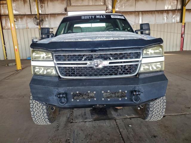 Chevrolet Silverado K2500 Heavy Duty Image 6