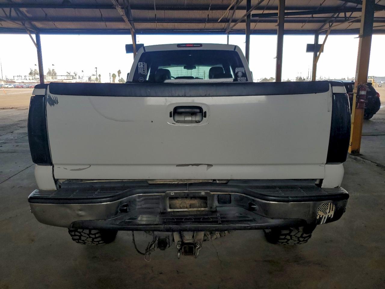 Chevrolet Silverado K2500 Heavy Duty Image 3