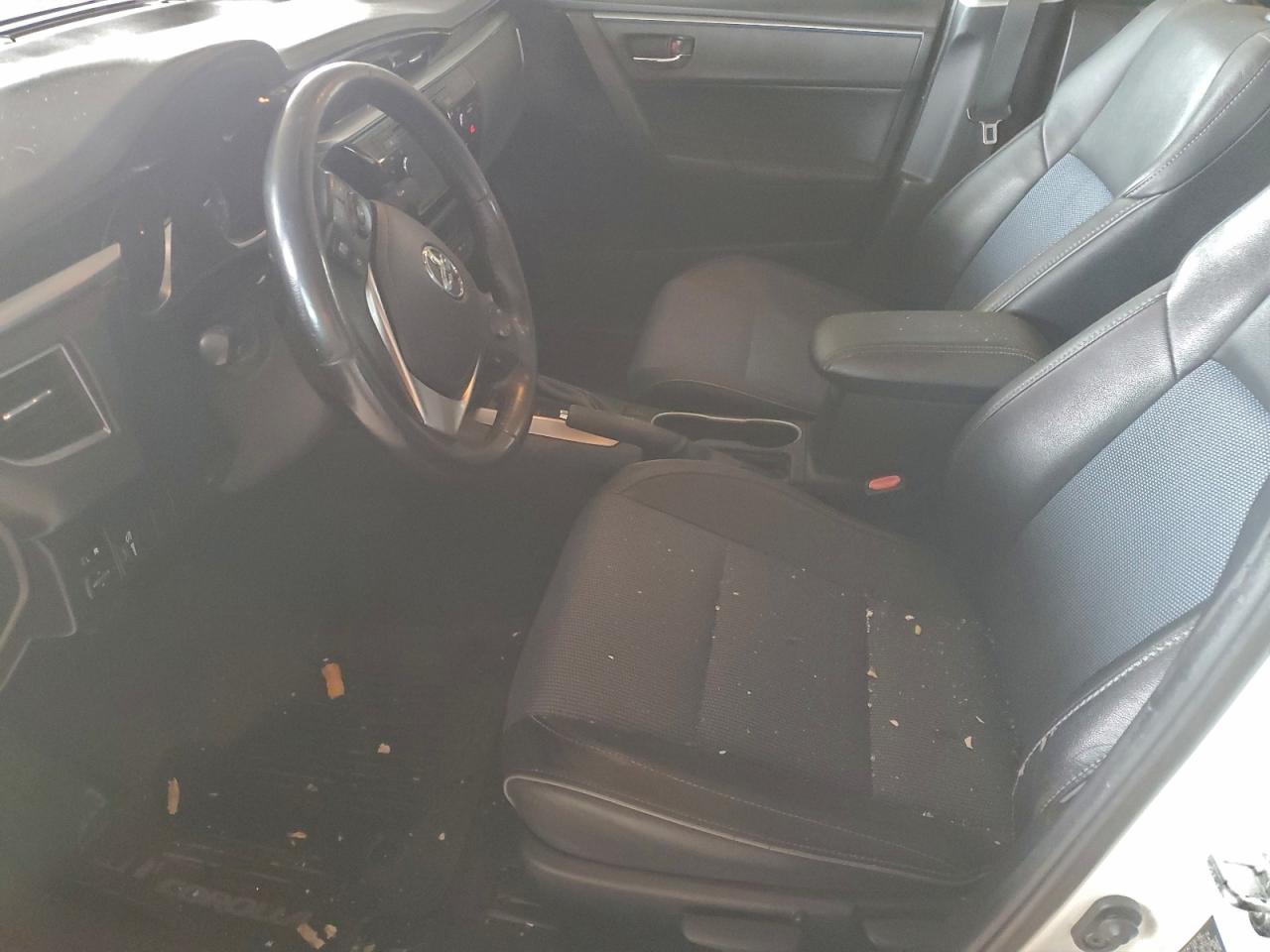 Toyota Corolla L Image 6