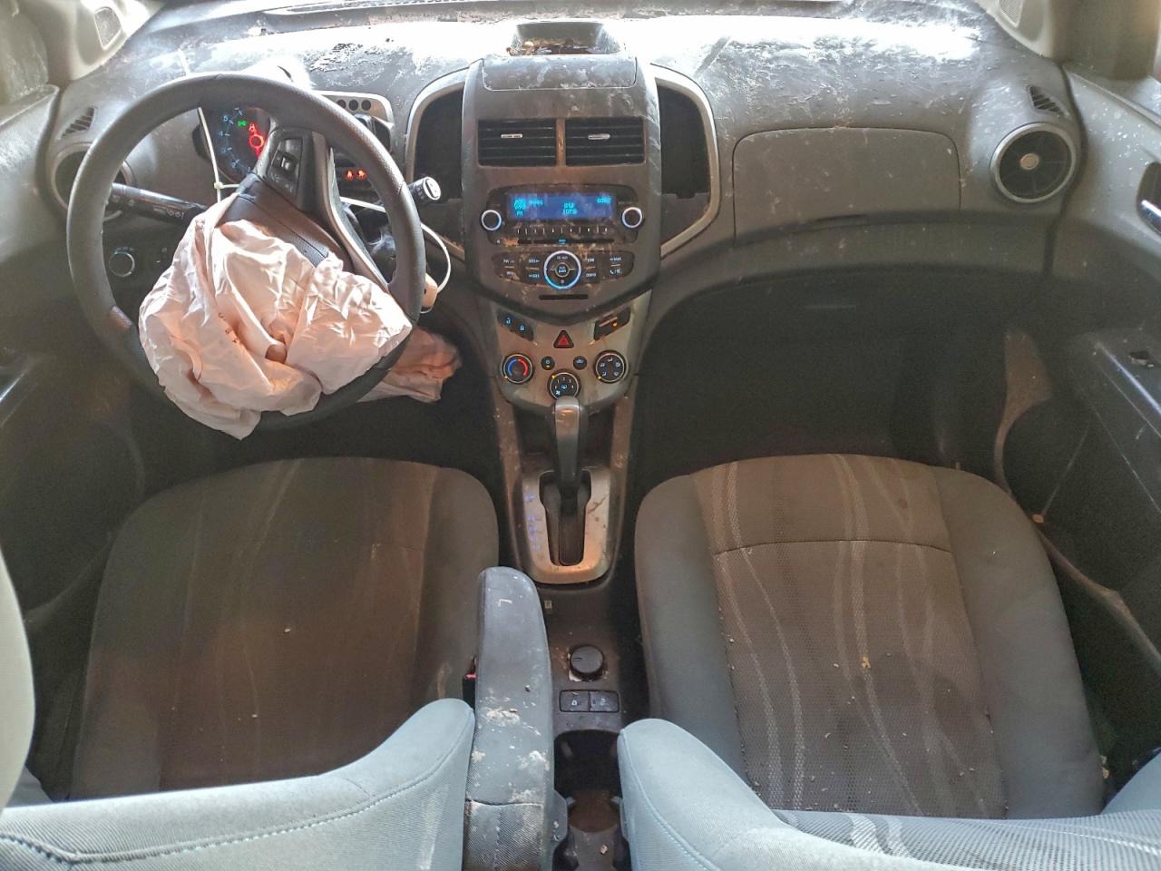 Chevrolet Sonic Lt Image 4