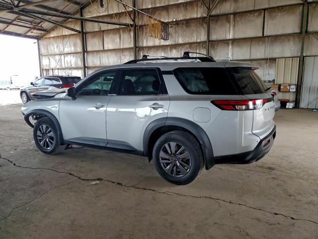 Nissan Pathfinder Sv Image 3