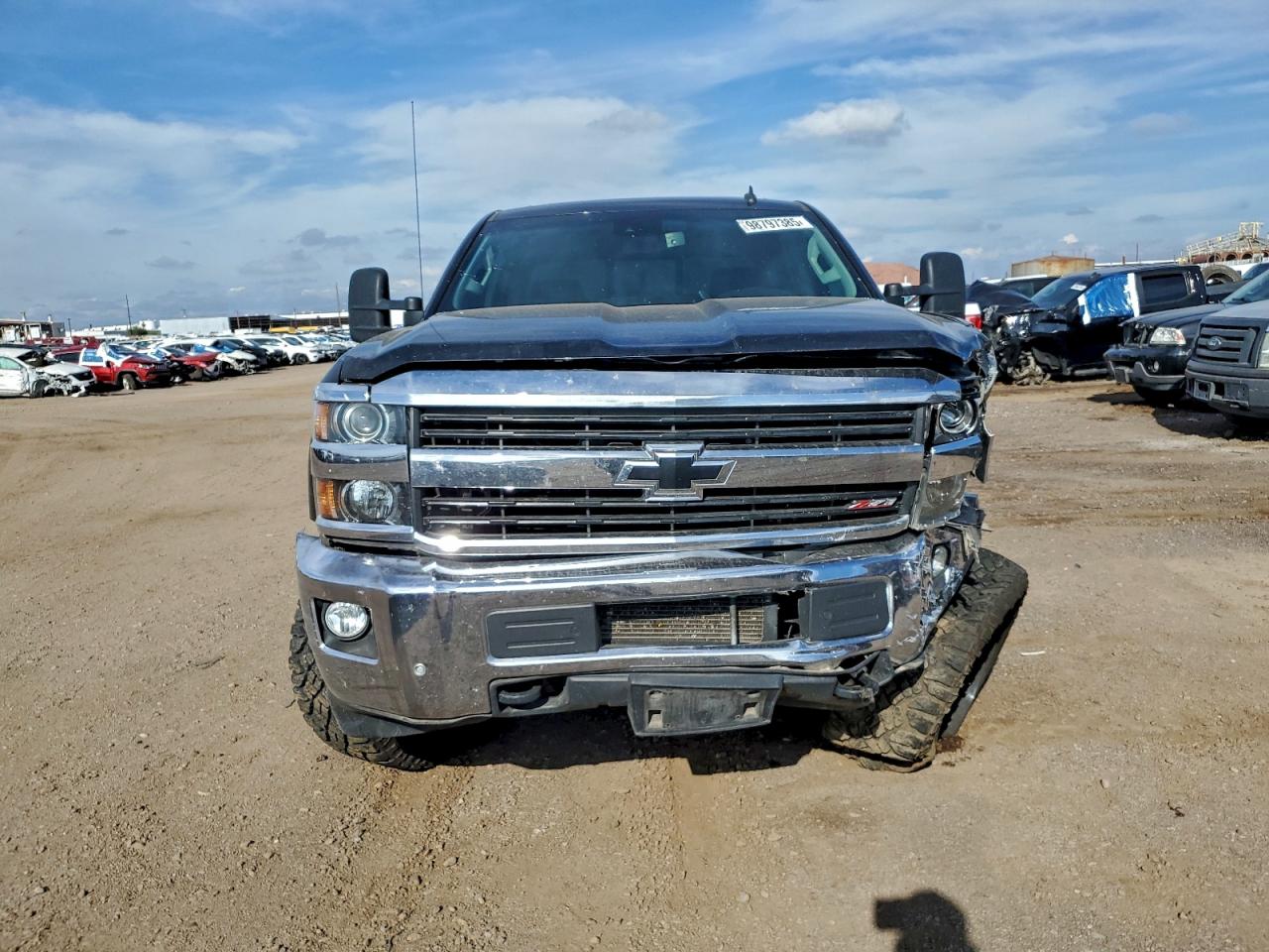 Chevrolet Silverado K2500 Heavy Duty Ltz Image 4