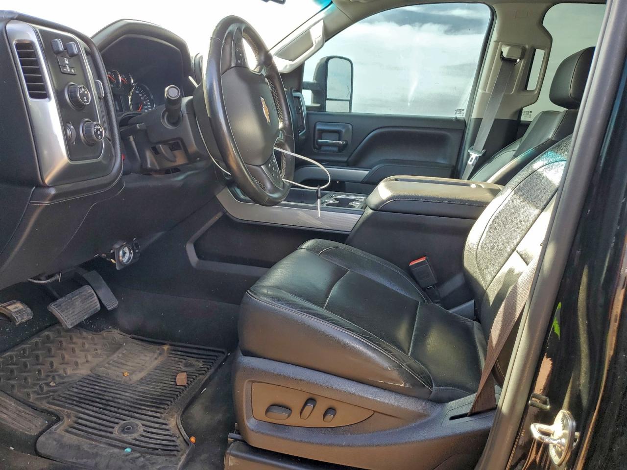 Chevrolet Silverado K2500 Heavy Duty Ltz Image 7