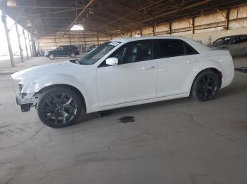  Salvage Chrysler 300