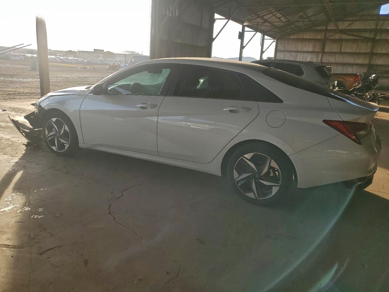 Hyundai ELANTRA Sel Image 2