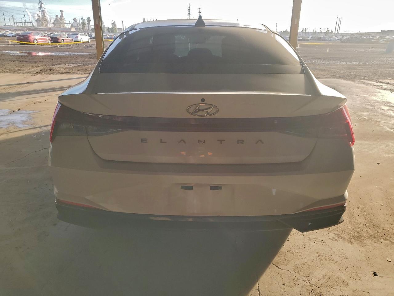 Hyundai ELANTRA Sel Image 9