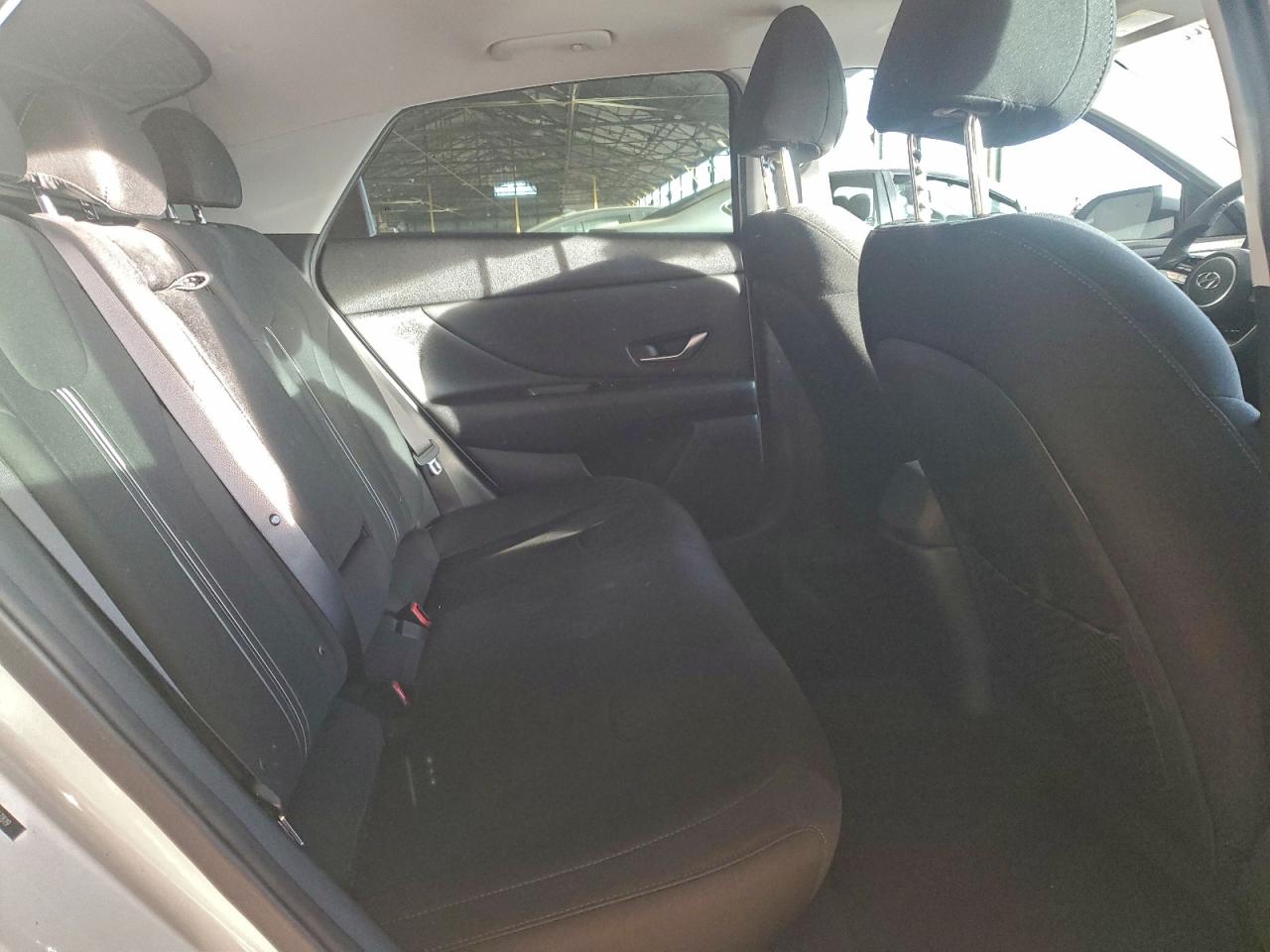 Hyundai ELANTRA Sel Image 8