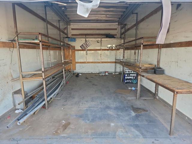 Ford Econoline E450 Super Duty Cutaway Van Image 12