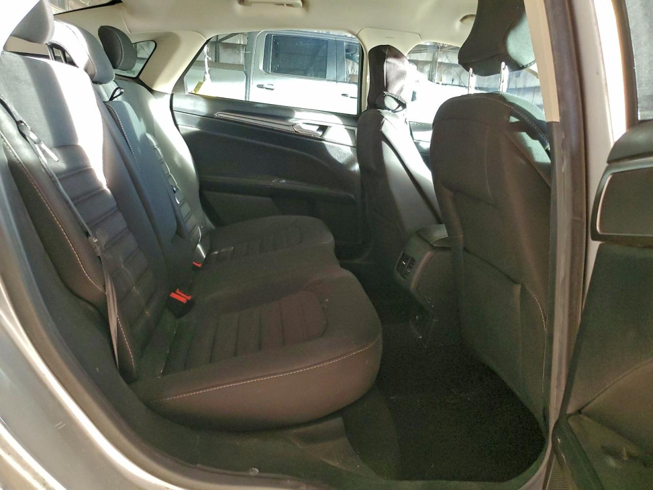 Ford Fusion Se Image 7