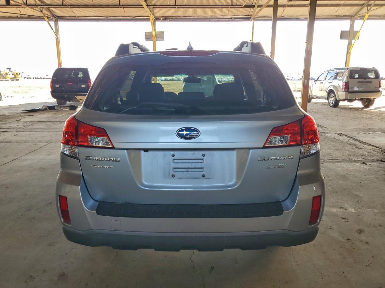 Subaru Outback 2.5i Premium Image 10