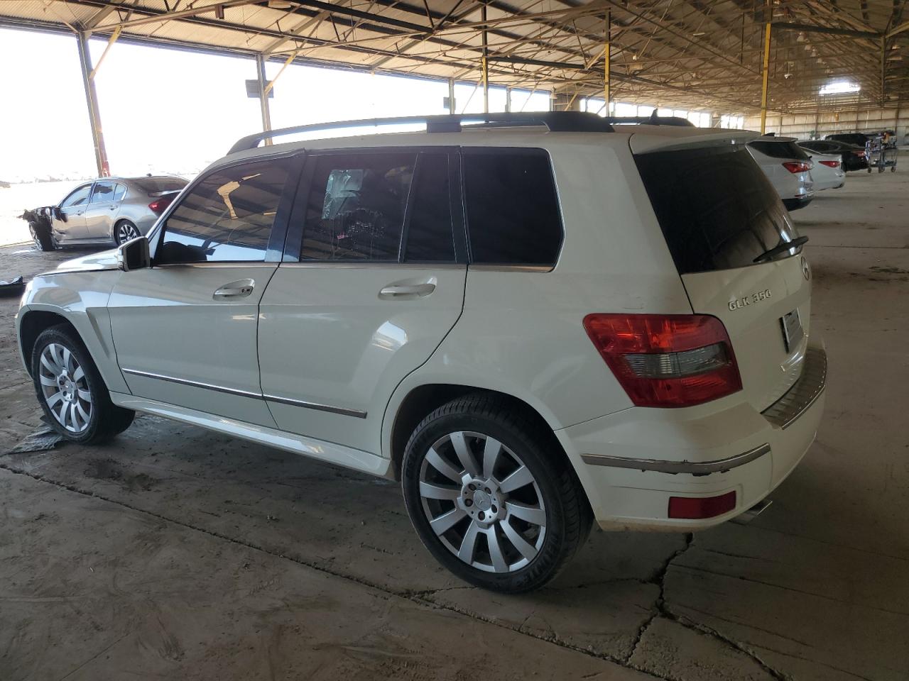 Mercedes-Benz GLK 350 Image 2