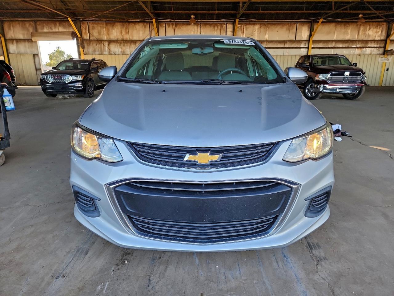 Chevrolet Sonic Ls Image 2