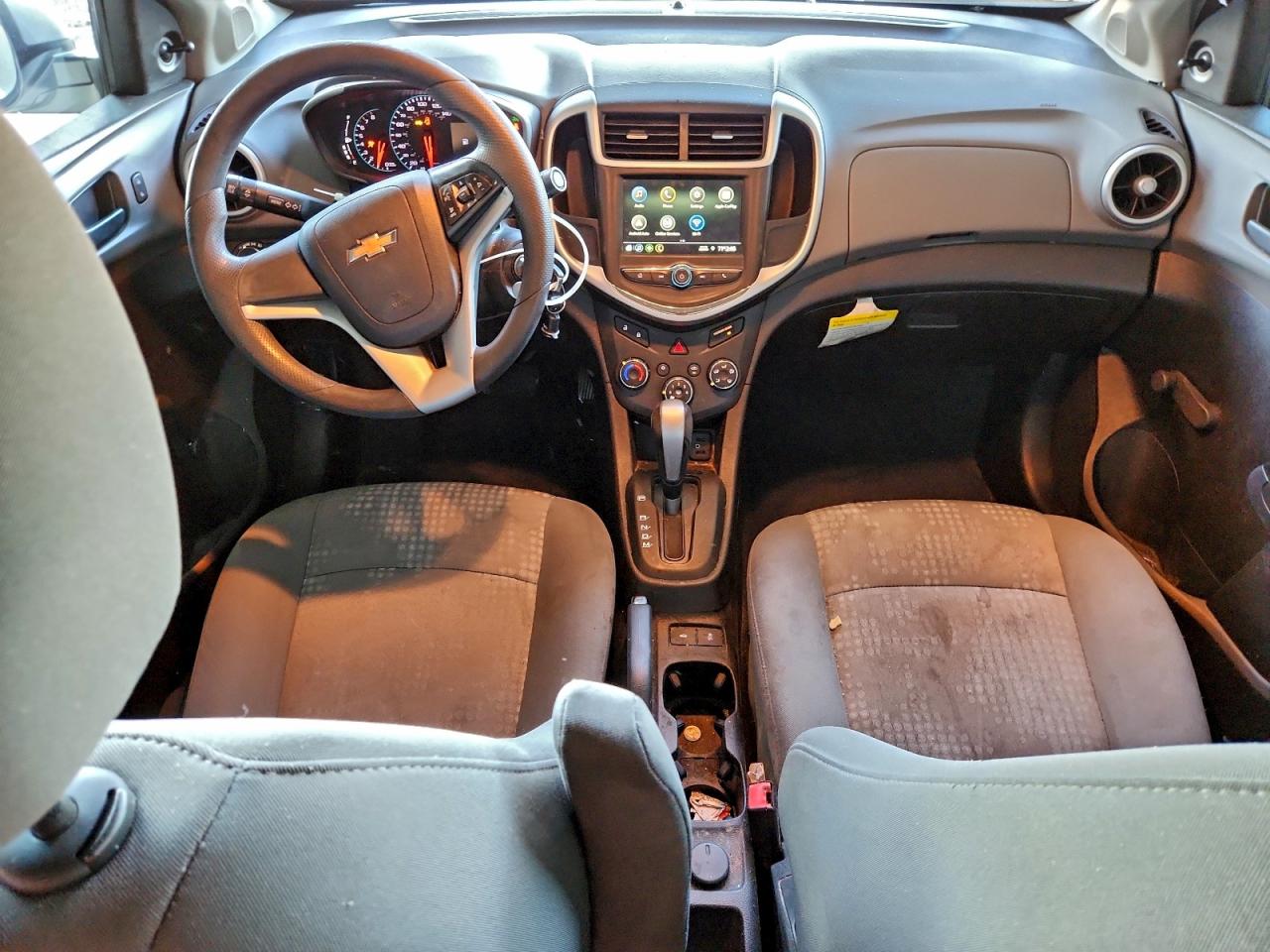 Chevrolet Sonic Ls Image 5