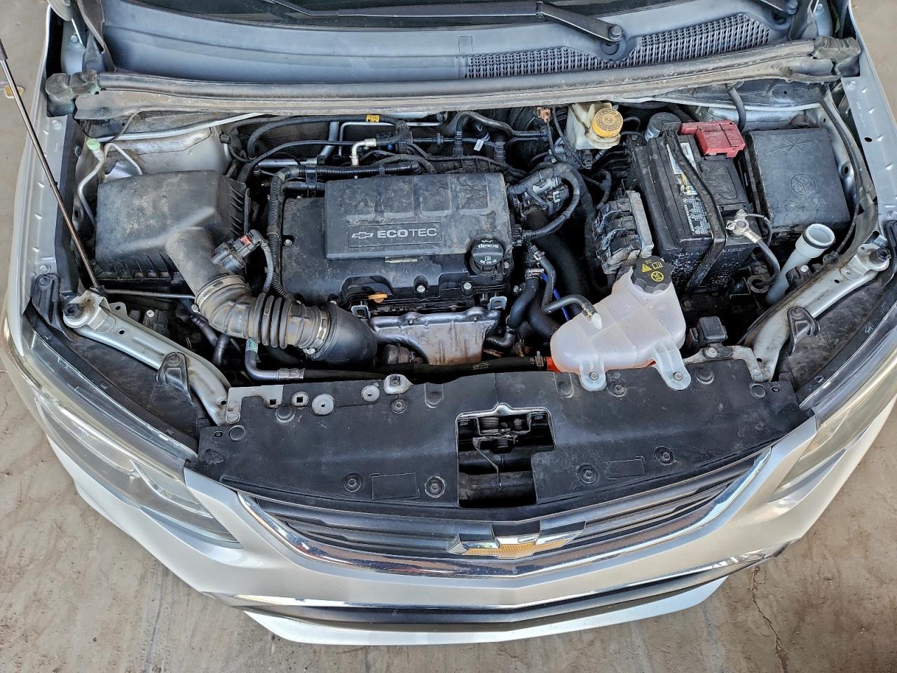 Chevrolet Sonic Ls Image 10