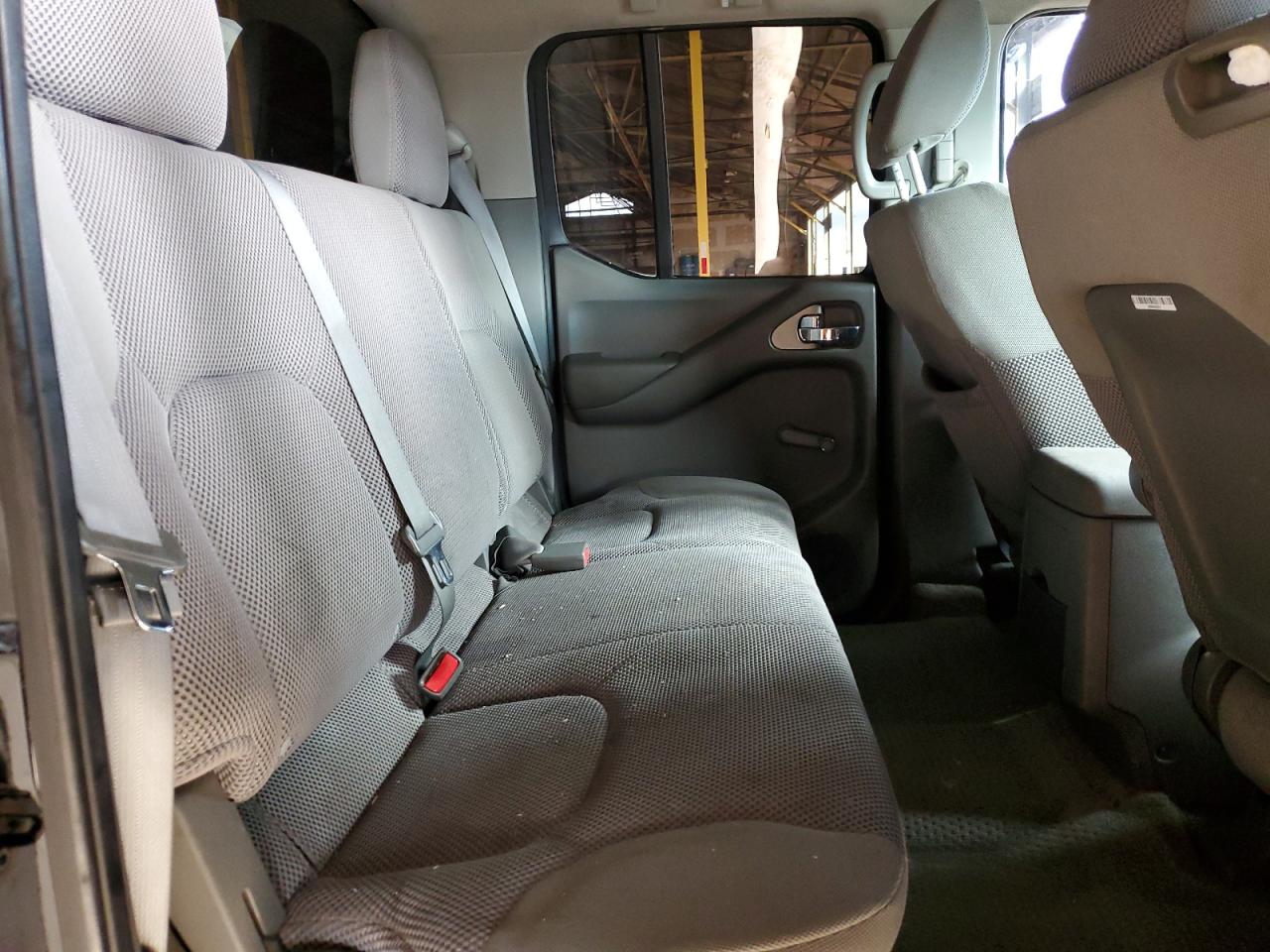 Nissan Frontier S Image 12