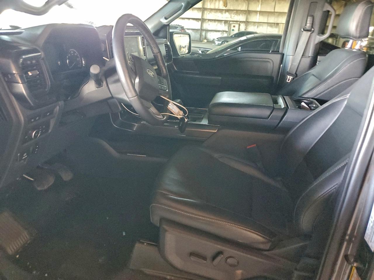 Ford F-150 Supercrew Image 3