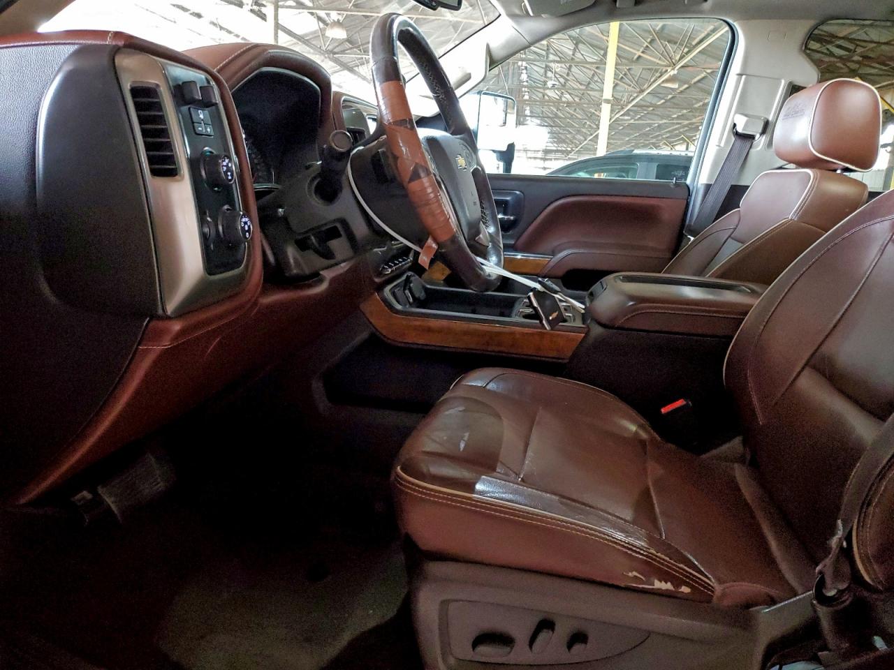 Chevrolet Silverado K1500 High Country Image 4