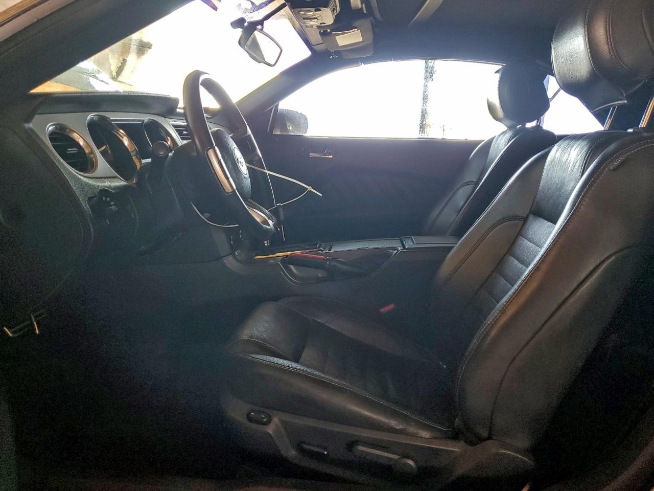 Ford Mustang Image 10