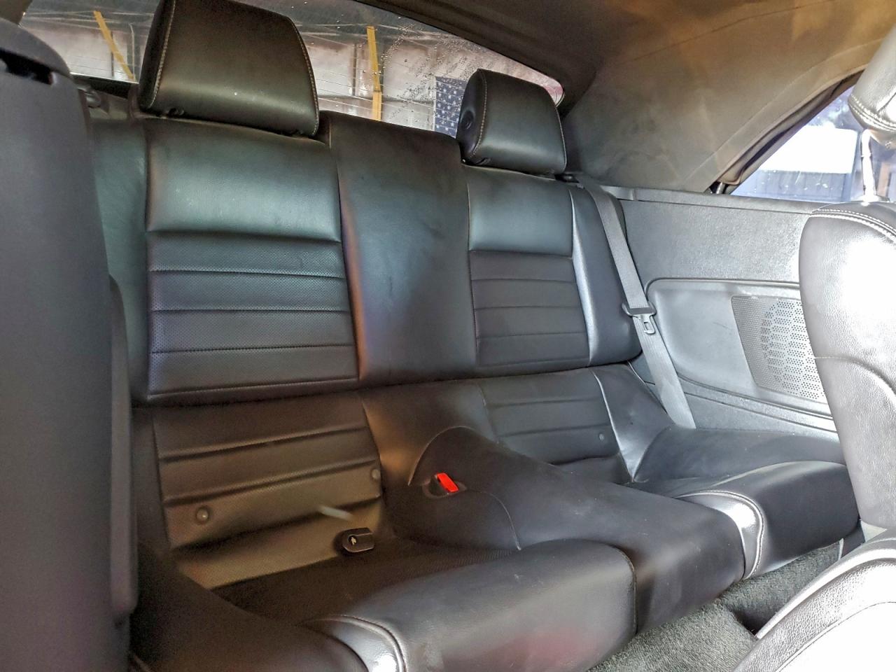 Ford Mustang Image 9