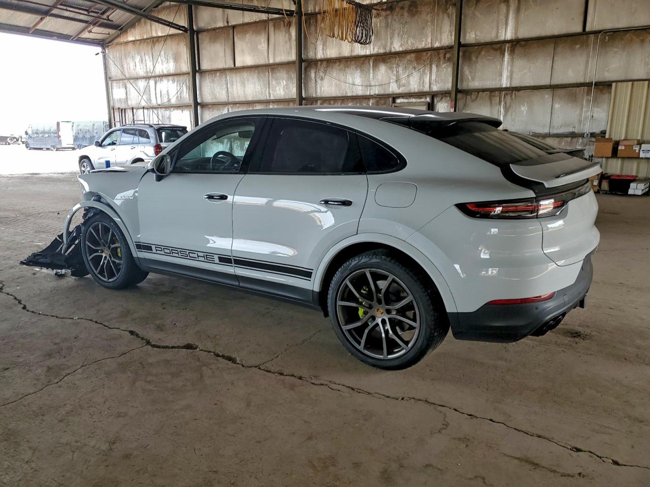 Porsche Cayenne E Hybrid Coupe Image 9