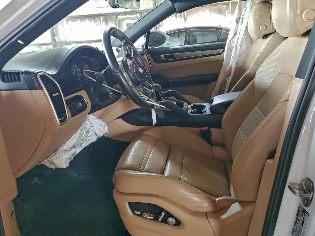 Porsche Cayenne E Hybrid Coupe Image 5