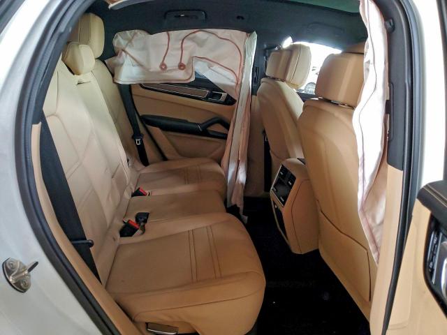 Porsche Cayenne E Hybrid Coupe Image 11