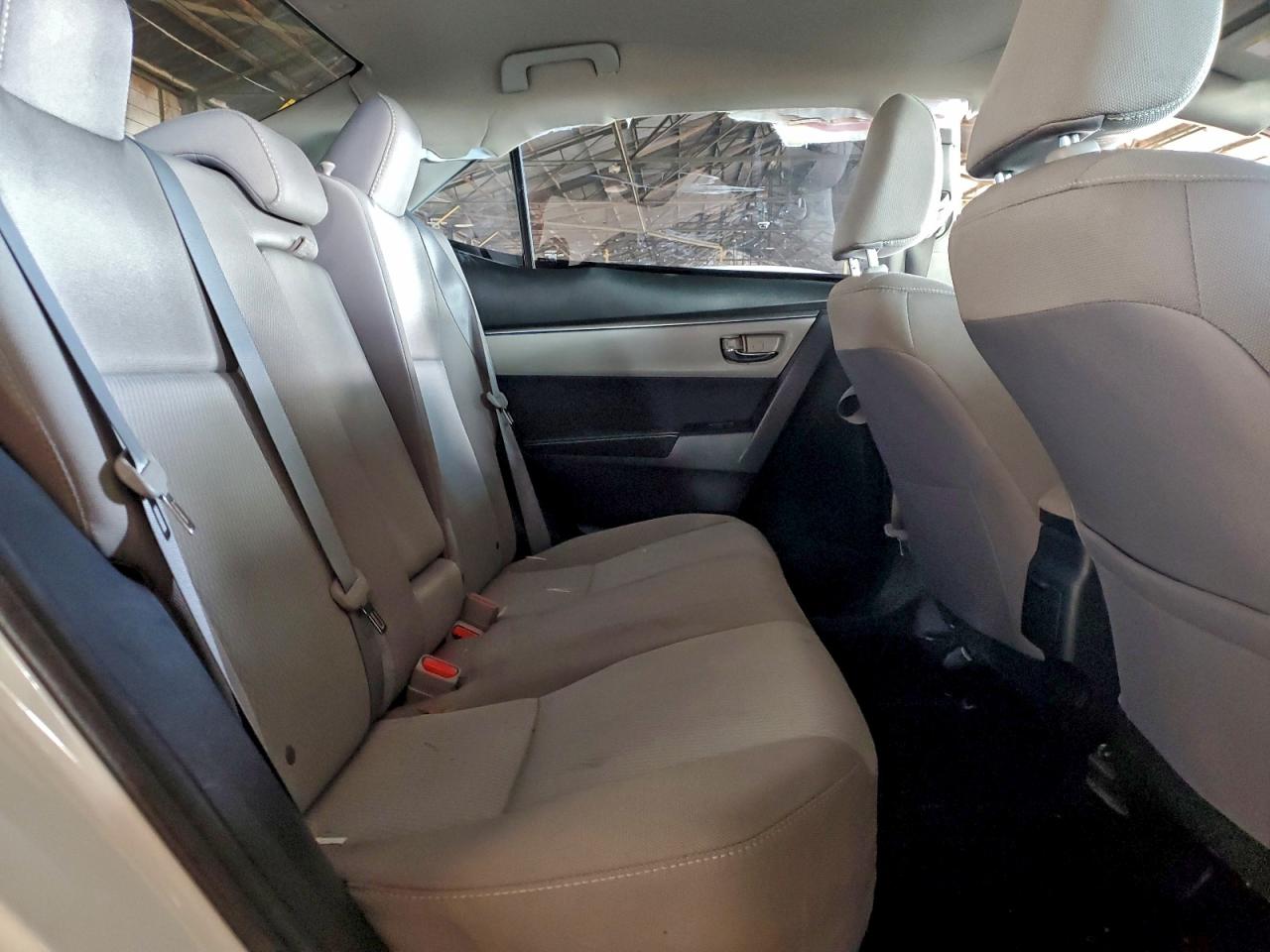 Toyota Corolla L Image 7