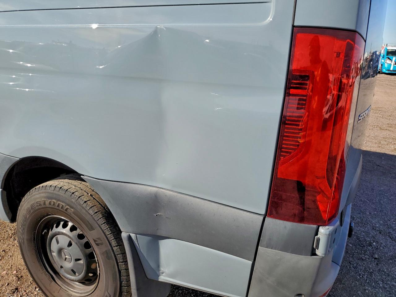 Mercedes-Benz Sprinter 2500 Image 6