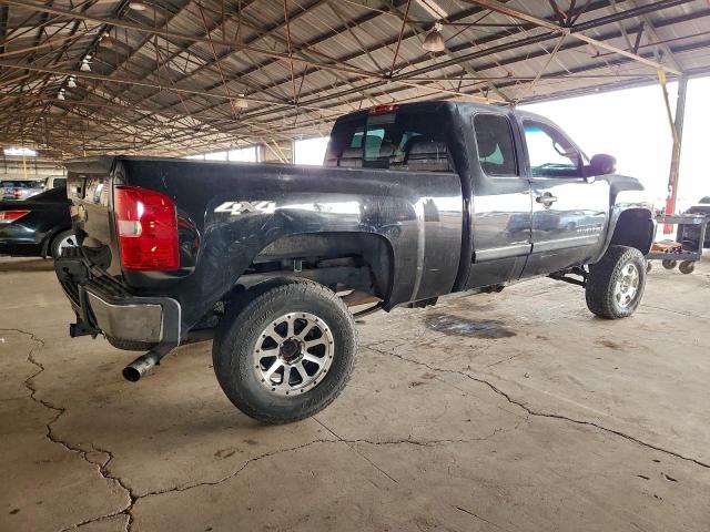 Chevrolet Silverado K1500 Image 3