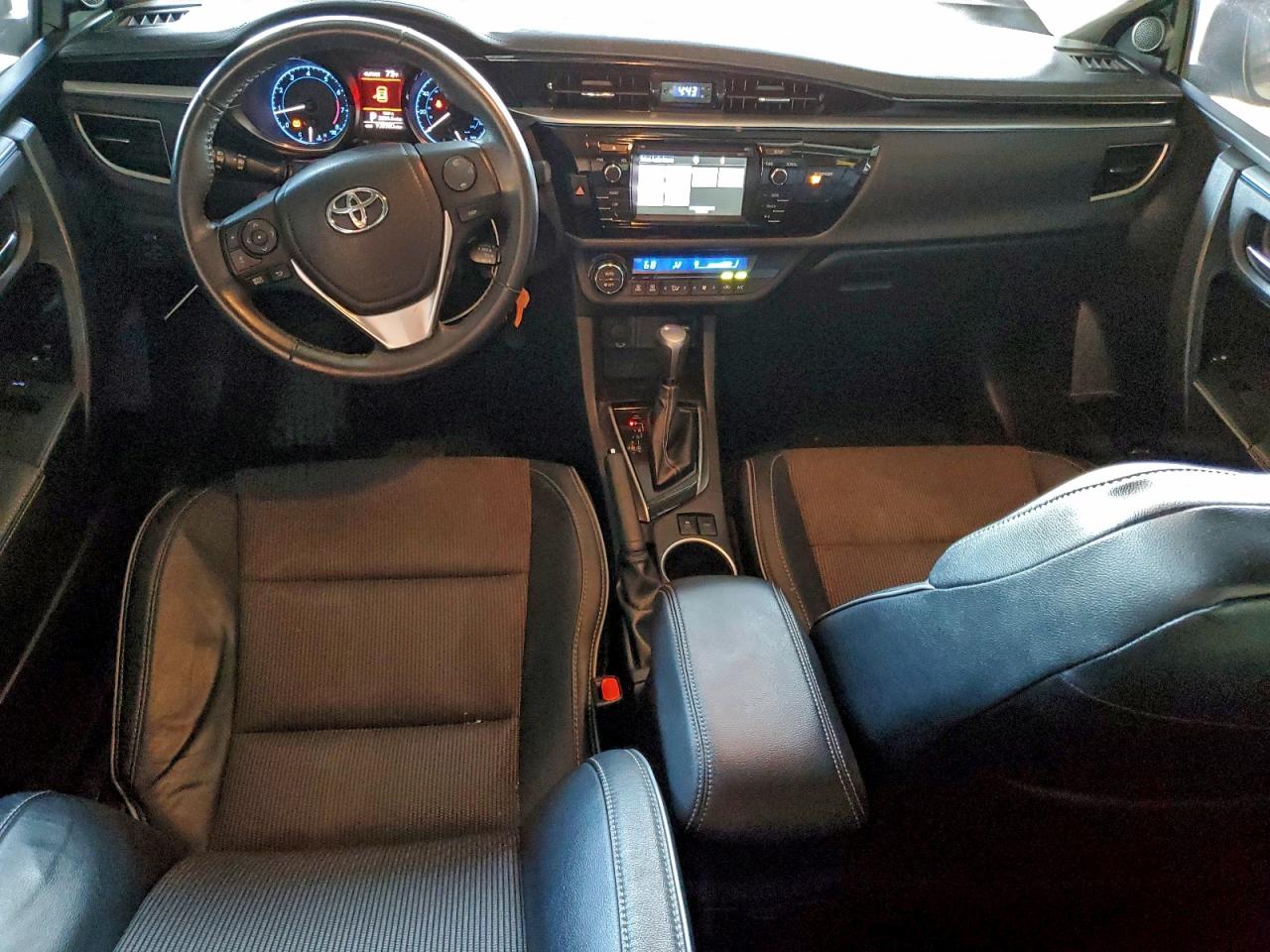 Toyota Corolla L Image 8