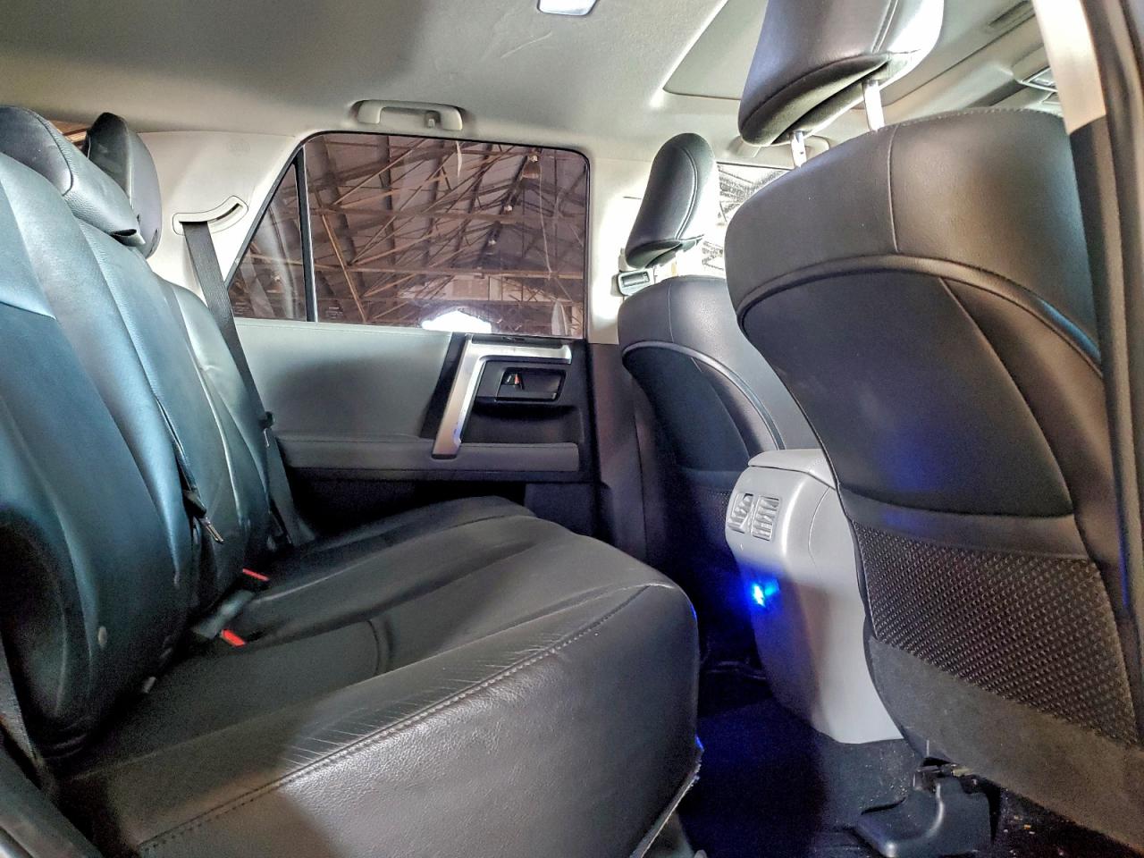 Toyota 4Runner Sr5 Image 10