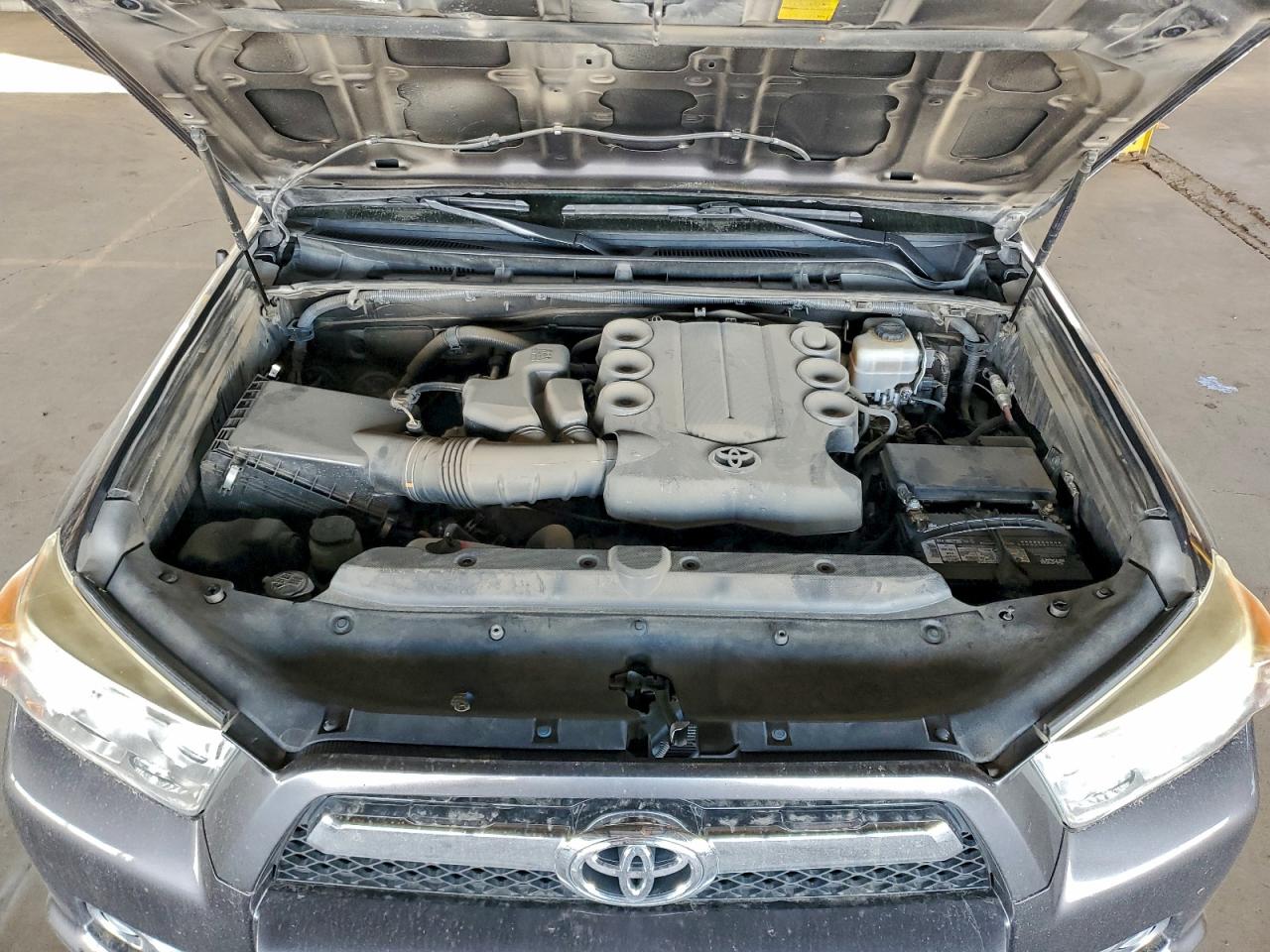 Toyota 4Runner Sr5 Image 2