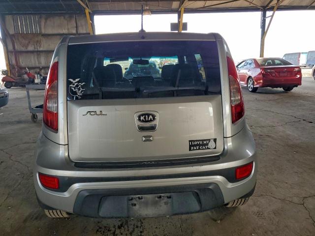 Kia Soul + Image 10
