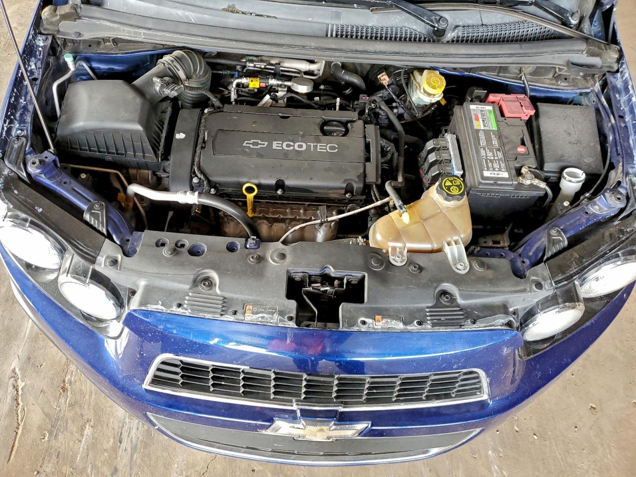 Chevrolet Sonic Lt Image 4