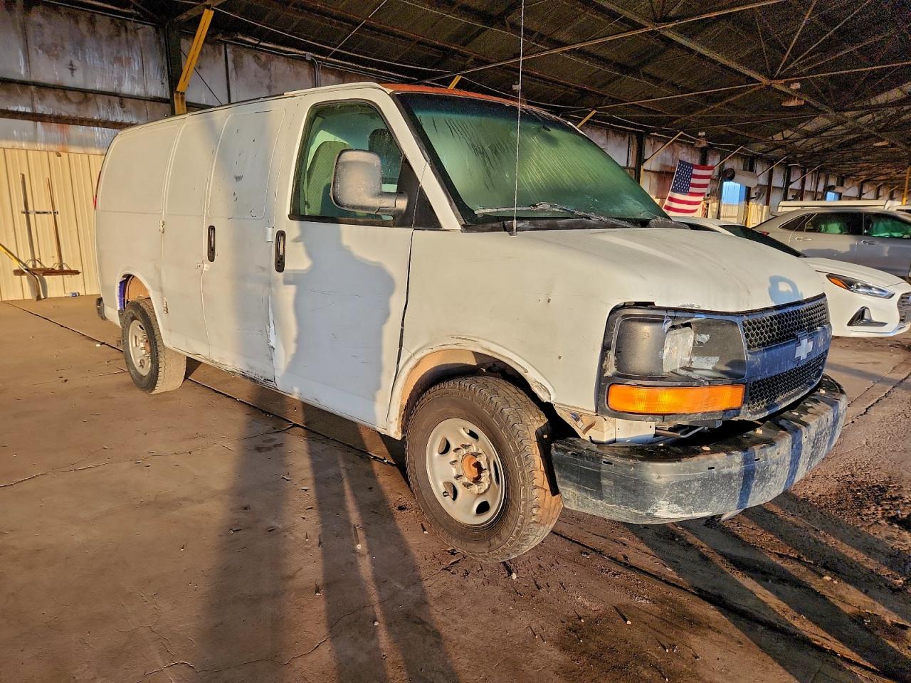 Chevrolet Express Image 3
